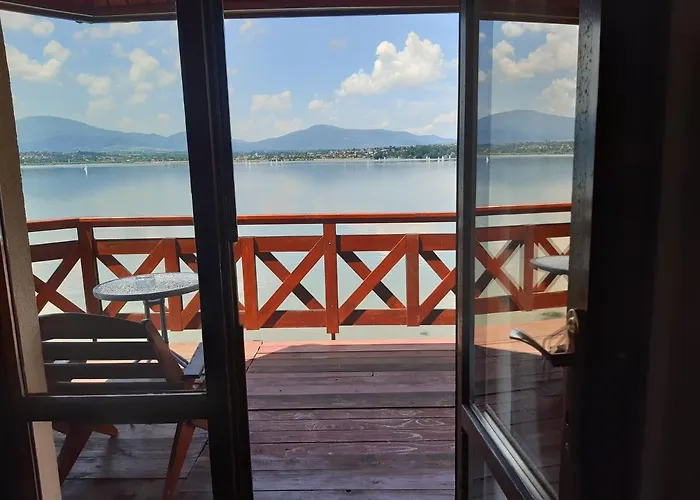 O.w. Mega Nad Jeziorem بيت ضيافة