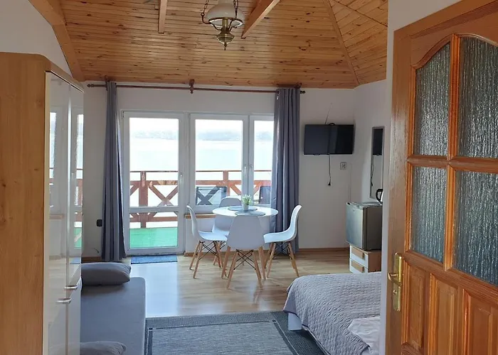 O.w. Mega Nad Jeziorem בית הארחה