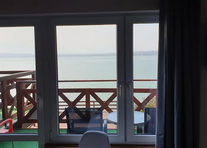 게스트하우스 O.w. Mega Nad Jeziorem